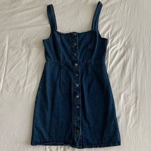Lulu’s button up denim dress
